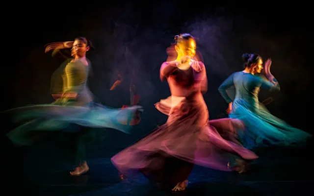 Amina Khayam Dance: Bird
